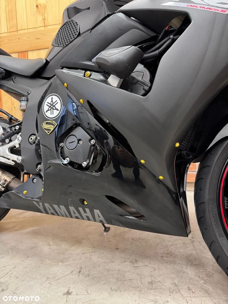 Yamaha R6 - 12