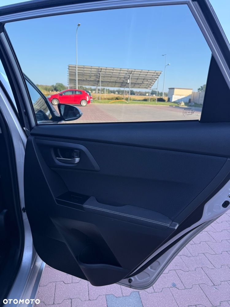 Toyota Auris 1.6 Premium - 18