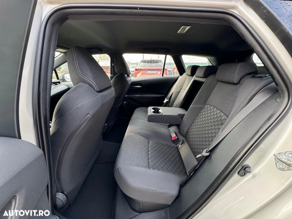 Toyota Corolla Sedan 1.8 HEV Business - 22