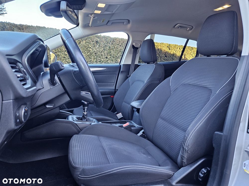 Ford Focus 2.0 EcoBlue Start-Stopp-System TITANIUM - 20