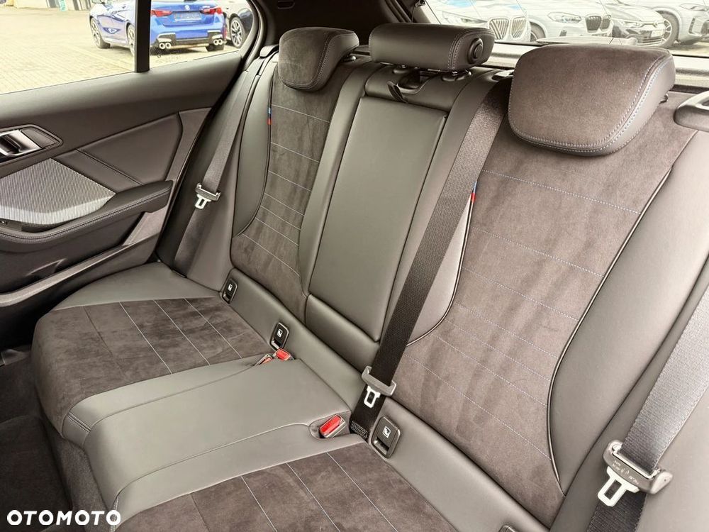 BMW Seria 1 120 mHEV - 27