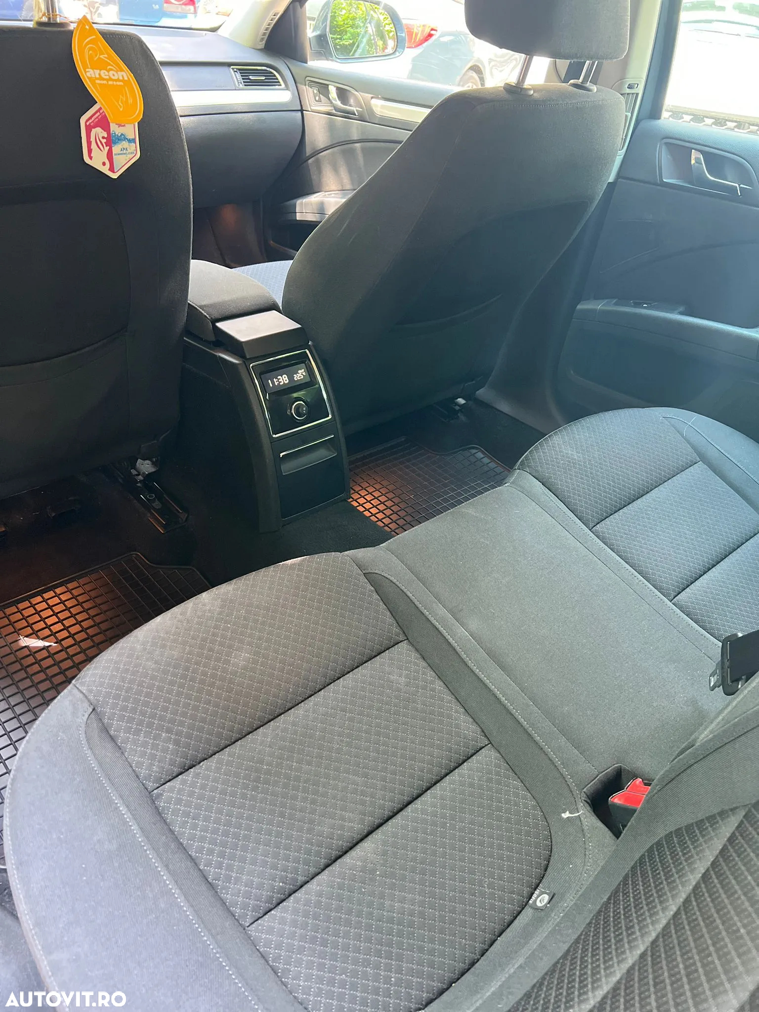 Skoda Superb Combi 2.0 TDI 4X4 Elegance - 12