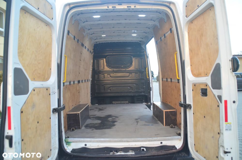 Volkswagen Crafter - 14