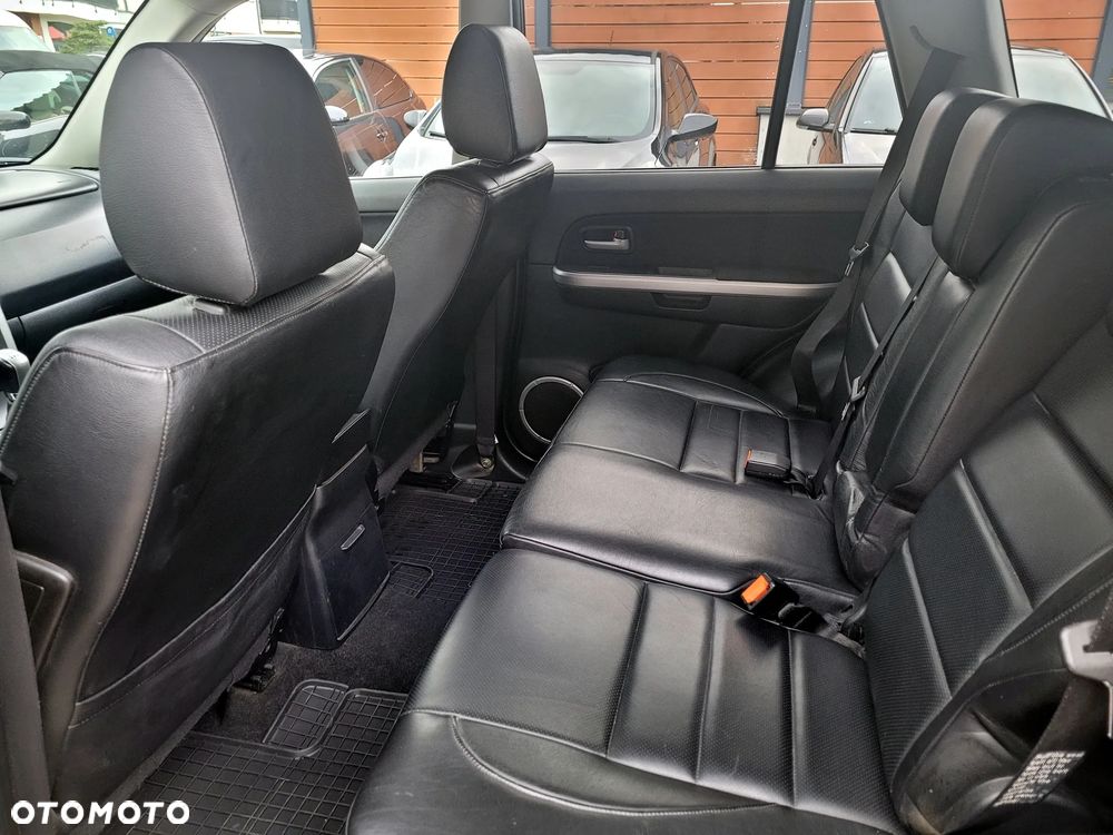 Suzuki Grand Vitara 2.0 Comfort + - 21