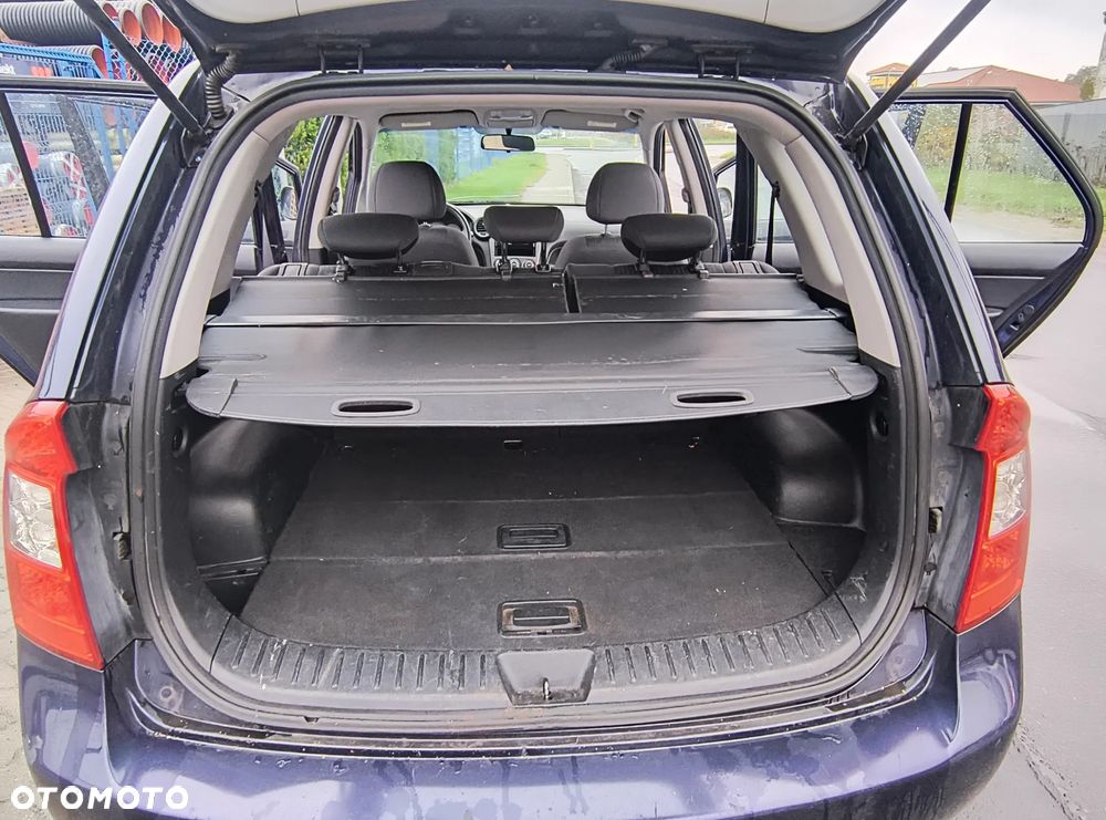 Kia Carens - 10