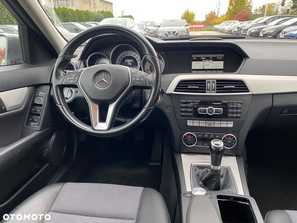 Mercedes-Benz Klasa C 180 (BlueEFFICIENCY) Avantgarde - 27