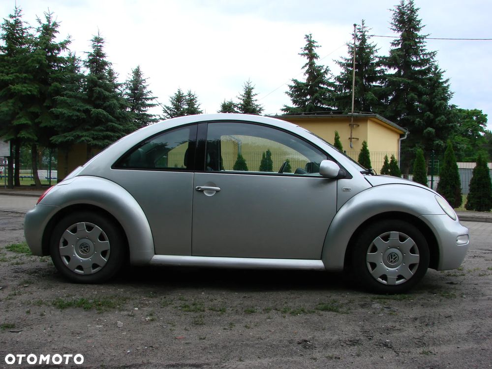 Volkswagen New Beetle - 8