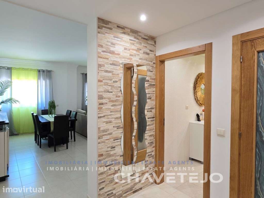 Apartamento t2 com garagem , em excelente estado para venda em Tomar - Grande imagem: 3/22