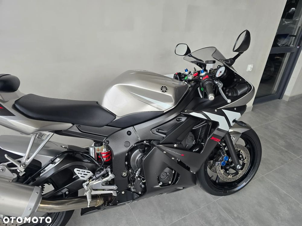 Yamaha R6 - 35