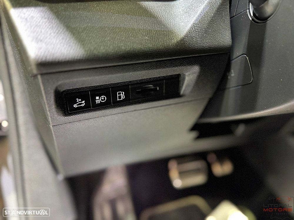 Peugeot 408 1.6 Hybrid GT e-EAT8 - 19