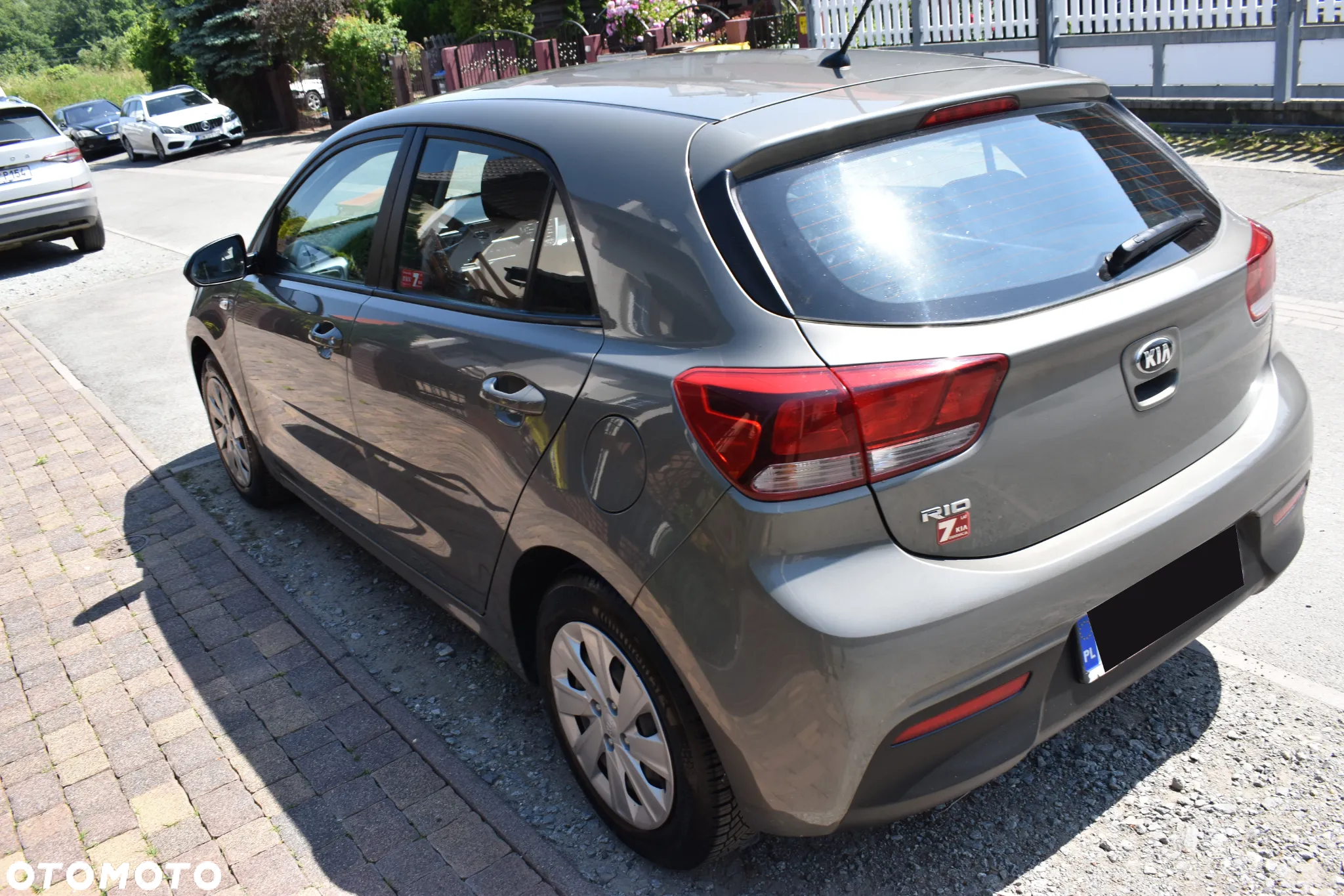 Kia Rio 1.2 L - 4