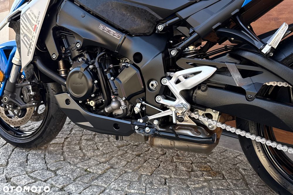 Suzuki GSX - 25
