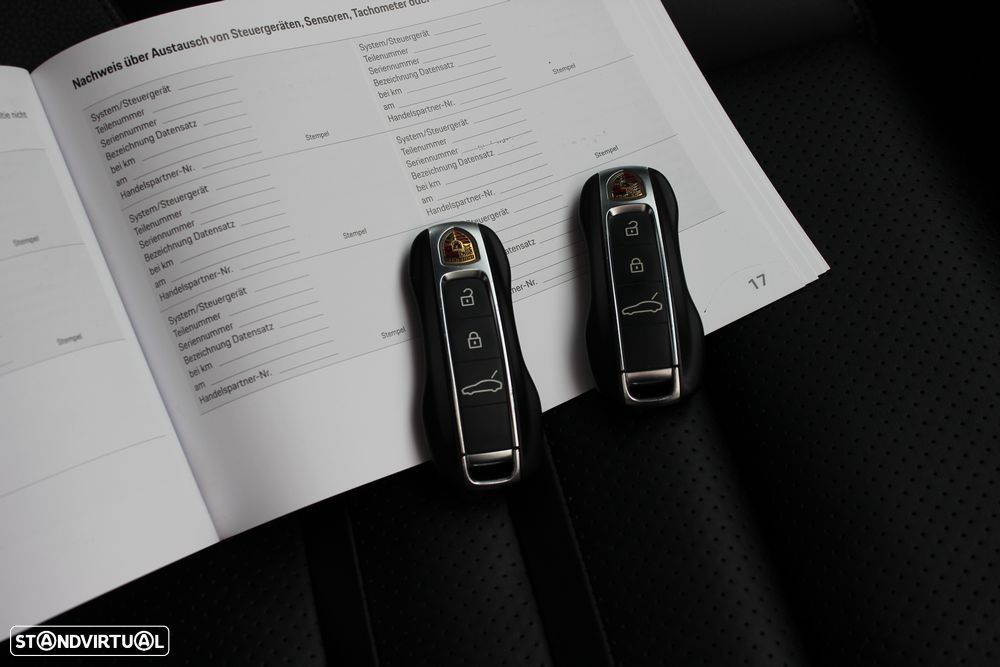 Porsche Panamera Sport Turismo 4 E-Hybrid - 34