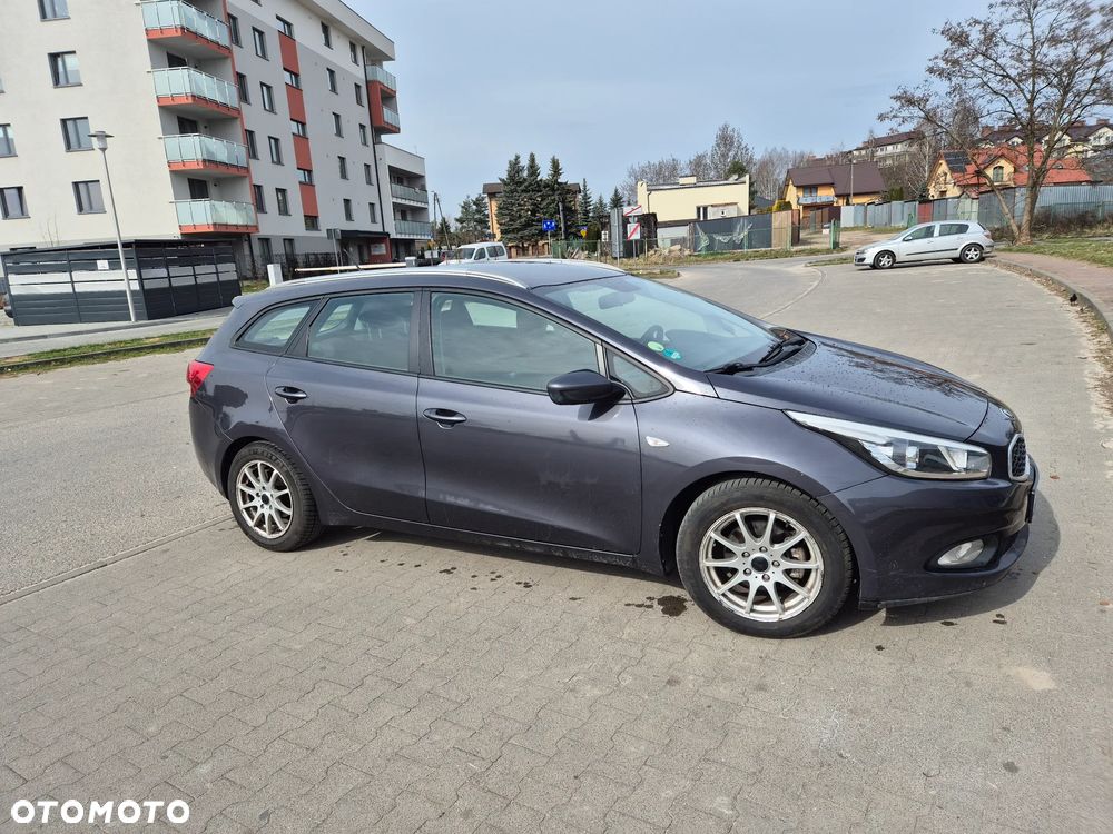 Kia Ceed - 4