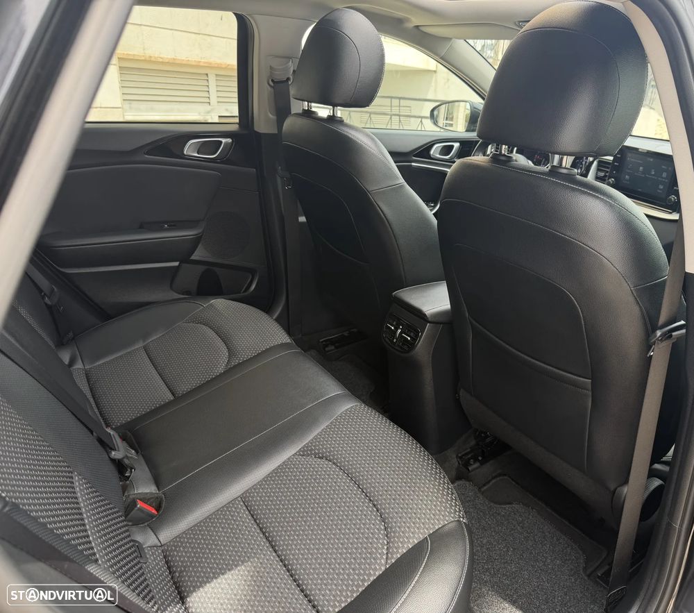Kia Ceed SW 1.6 CRDi MHEV Drive+SRF - 22