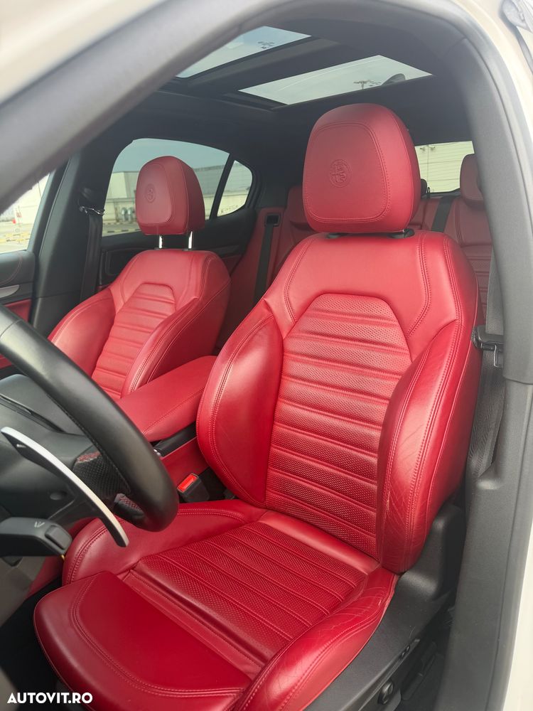 Alfa Romeo Stelvio 2.0 Turbo AWD AT8 Veloce - 9