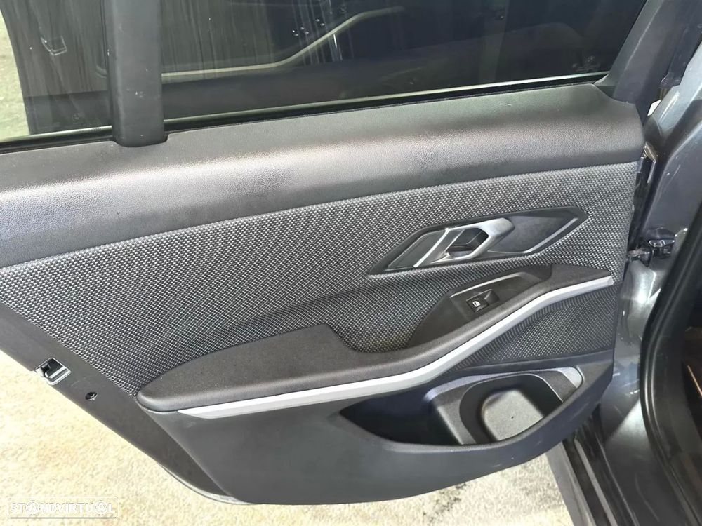 BMW 318 d Touring Aut. Advantage - 14