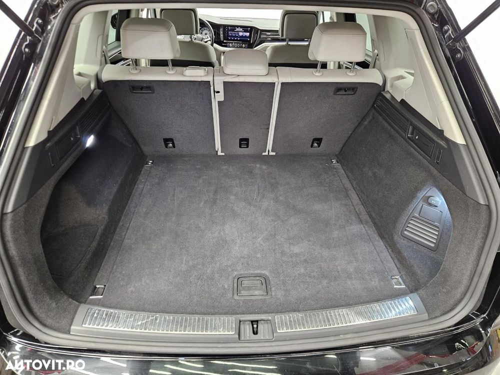 Volkswagen Touareg - 14