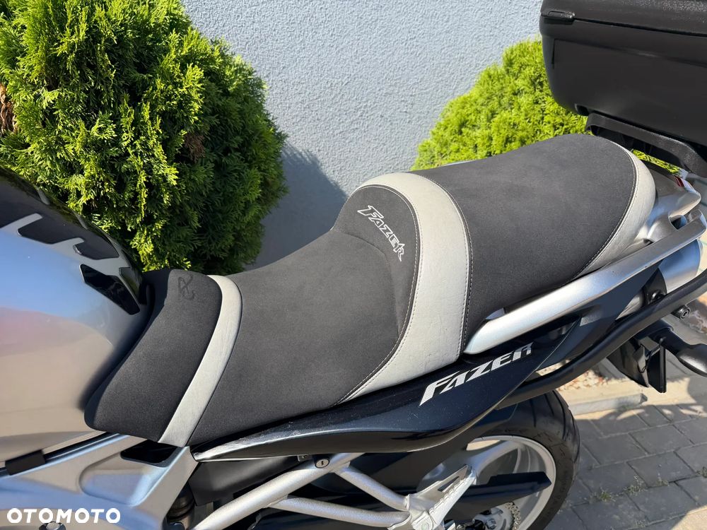 Yamaha FZ - 32