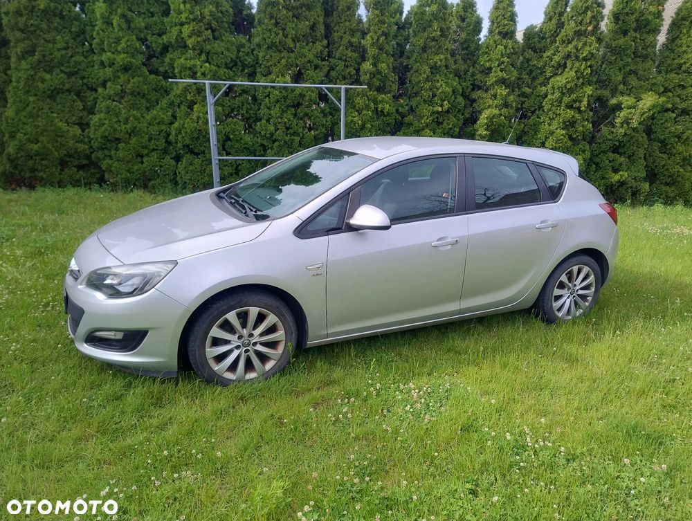 Opel Astra 1.4 Turbo - 2