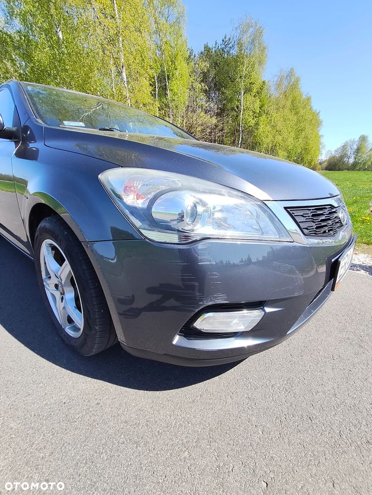 Kia Ceed - 13