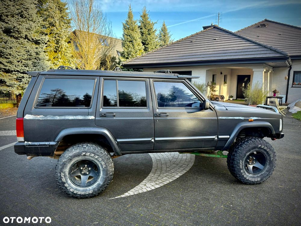 Jeep Cherokee - 9