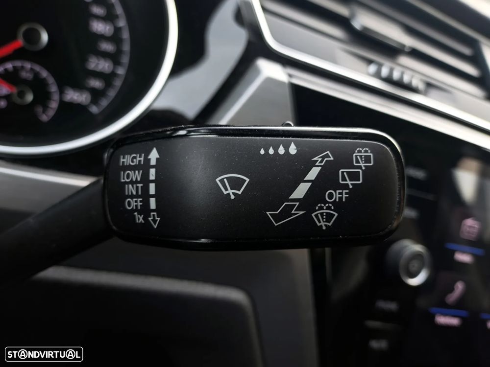 VW Touran 2.0 TDI Confortline - 26