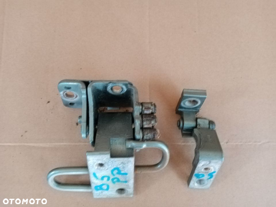 Zawias zawiasy drzwi prawy przód para VW Passat B5 FL LA7W - 2