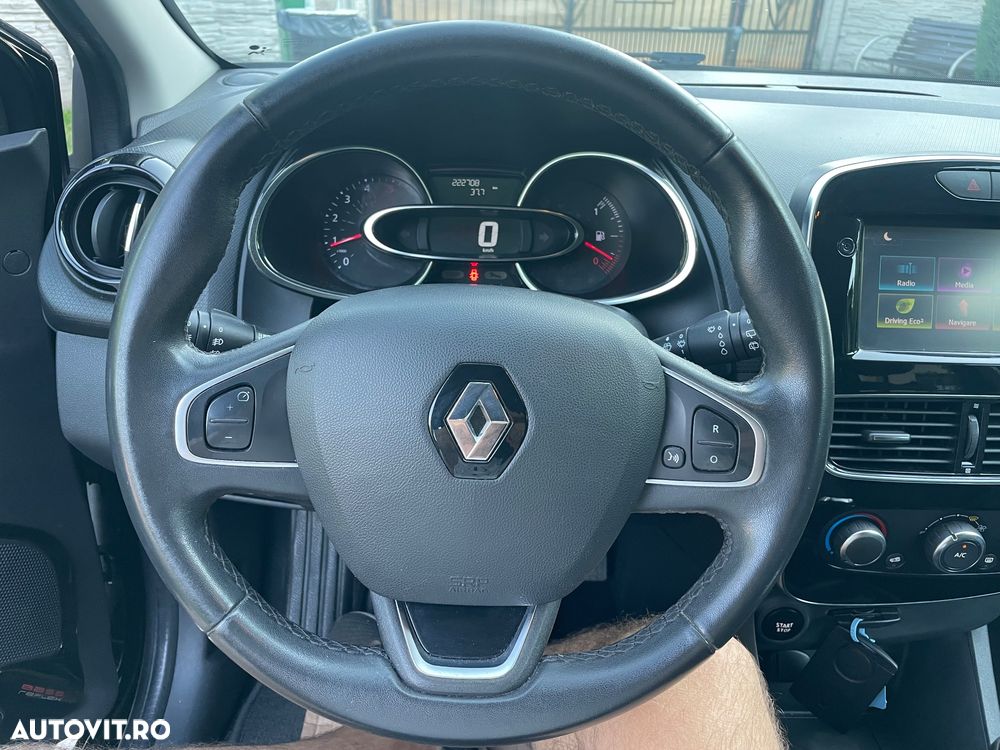 Renault Clio - 30