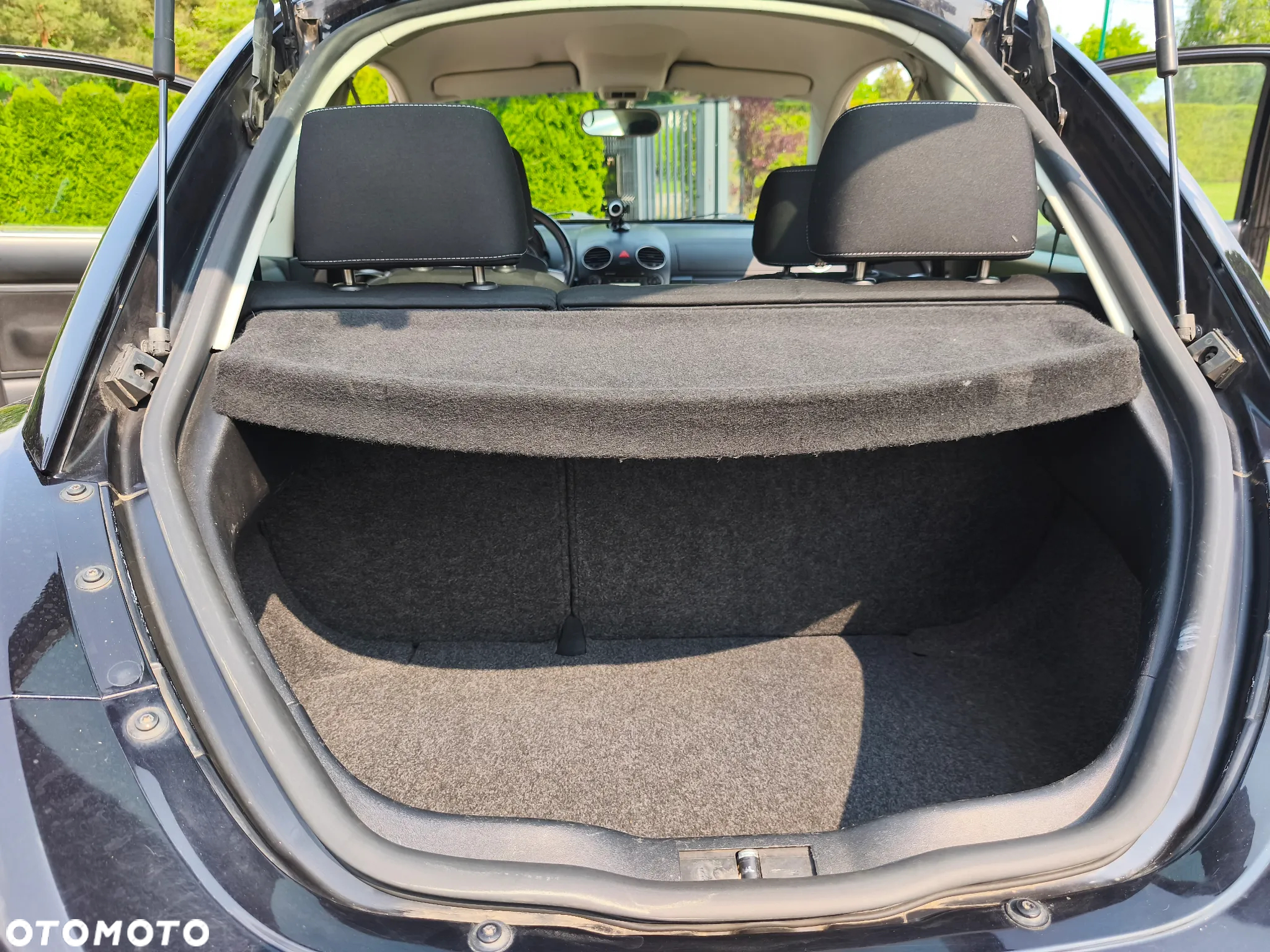 Volkswagen New Beetle 1.6 - 8