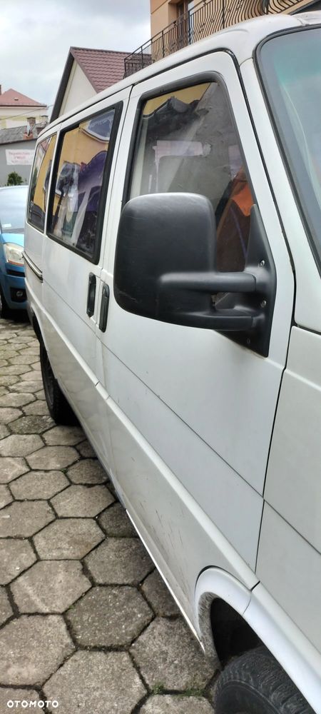 Volkswagen Caravelle - 1