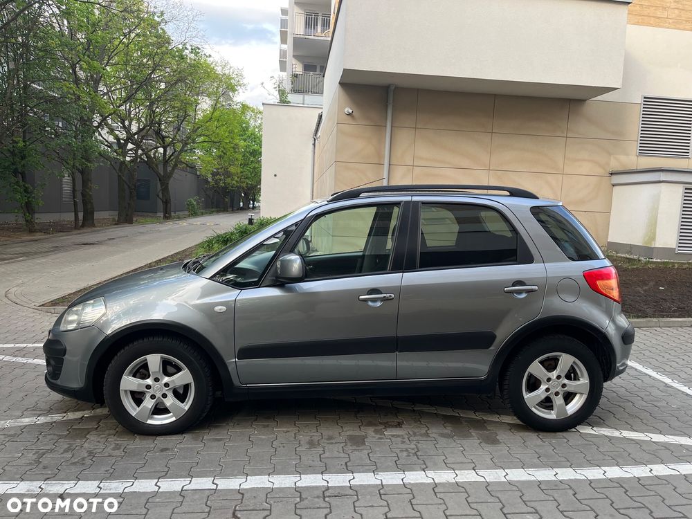 Suzuki SX4 1.6 Premium - 4