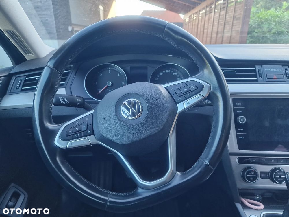 Volkswagen Passat 2.0 TDI SCR Trendline - 6
