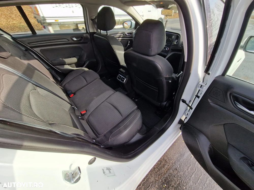 Renault Megane Blue dCi 116 Intens - 11