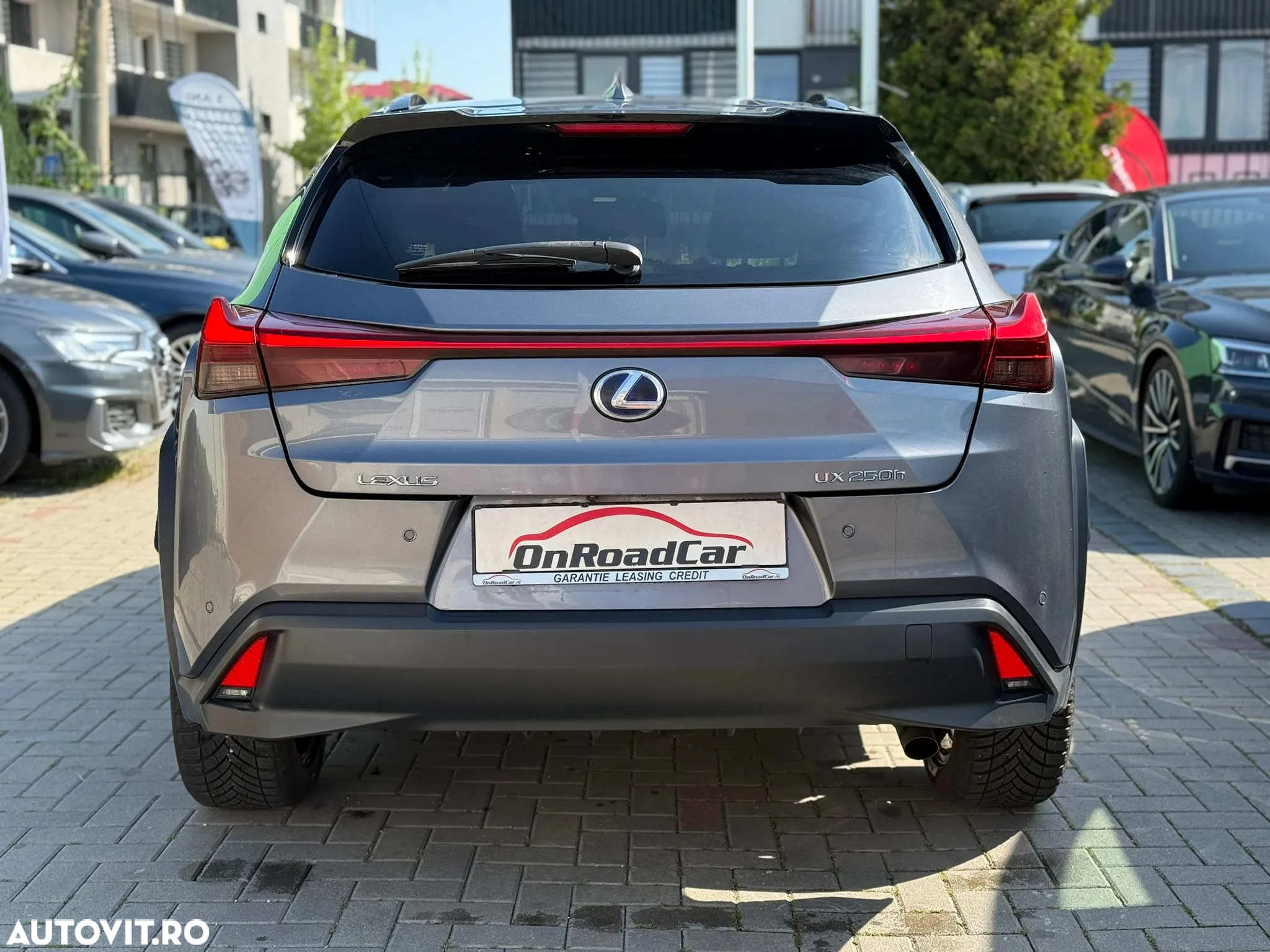 Lexus UX 250h 2.0L HEV 20H- (178 HP) 4X2 CVT Executive - 16