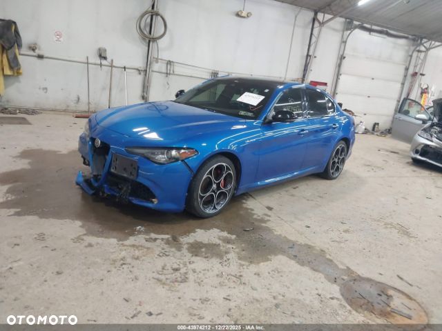 Alfa Romeo Giulia 2.0 Turbo 16V AT8-Q4 Veloce Ti - 2