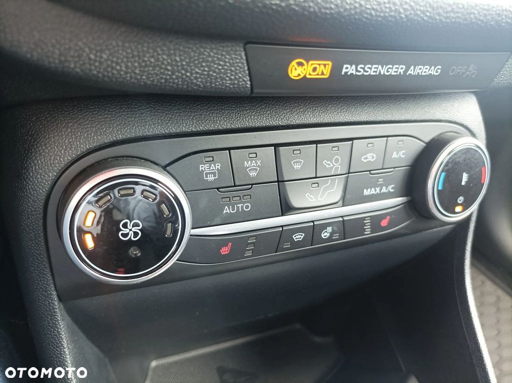 Ford Fiesta 1.1 Titanium ASS - 23