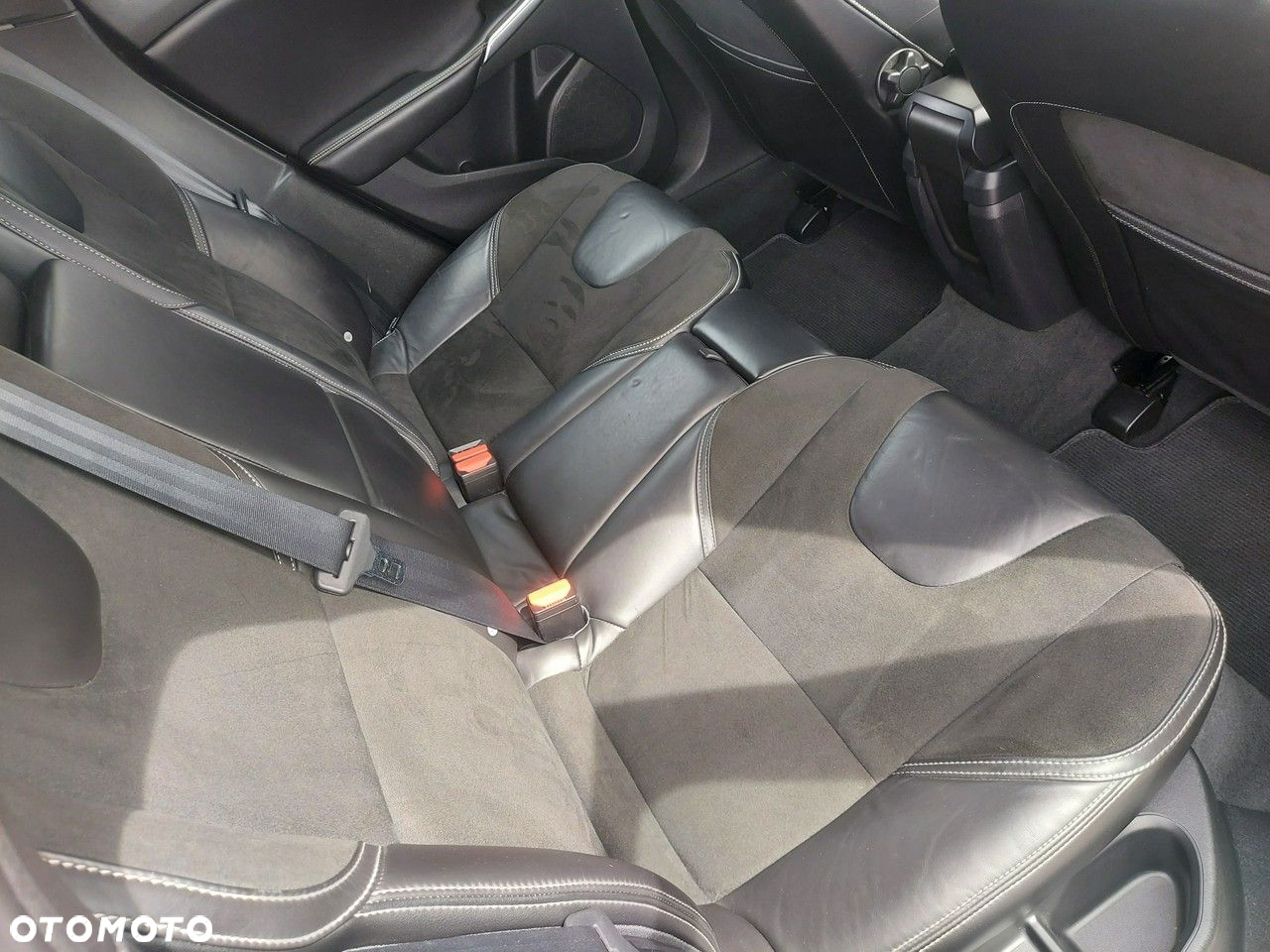 Volvo V40 - 16