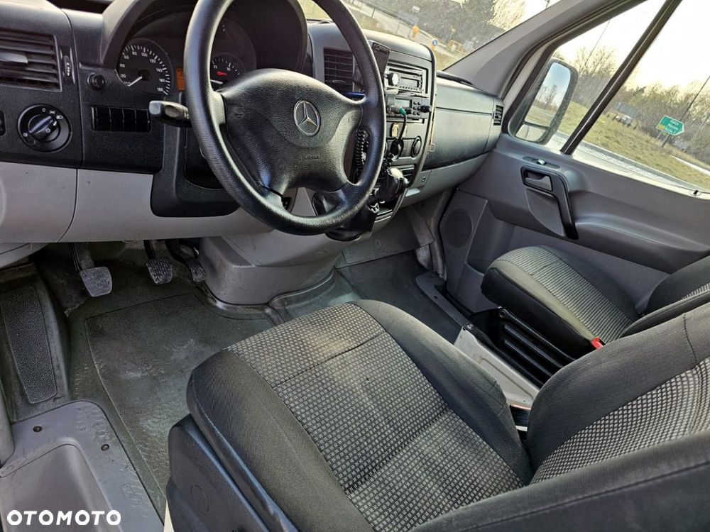 Mercedes-Benz Sprinter - 22