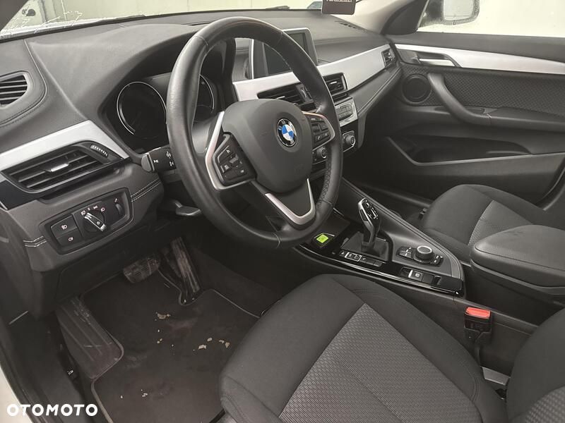 BMW X2 sDrive18i - 11