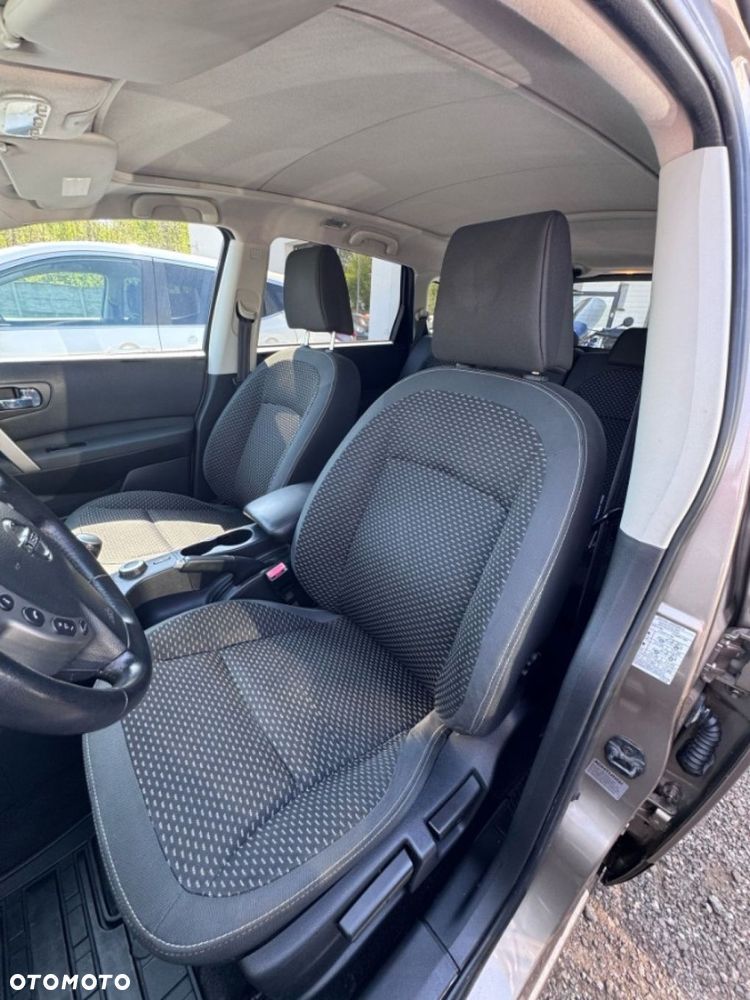 Nissan Qashqai+2 - 22