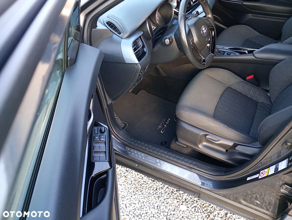 Toyota C-HR 1.8 Hybrid Dynamic - 11