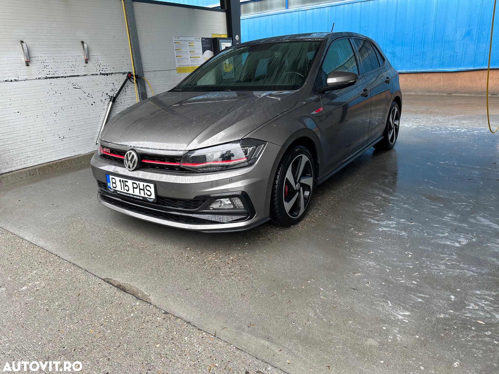 Volkswagen Polo 2.0 TSI DSG GTI - 1
