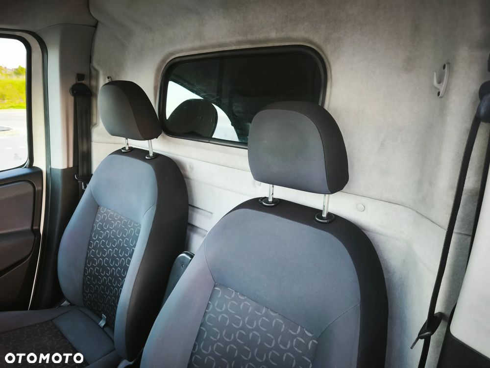 Fiat Doblo II 1.4 16V 95KM PB+LPG, Skrzynia 6-bieg., Klimatyzacja - 11