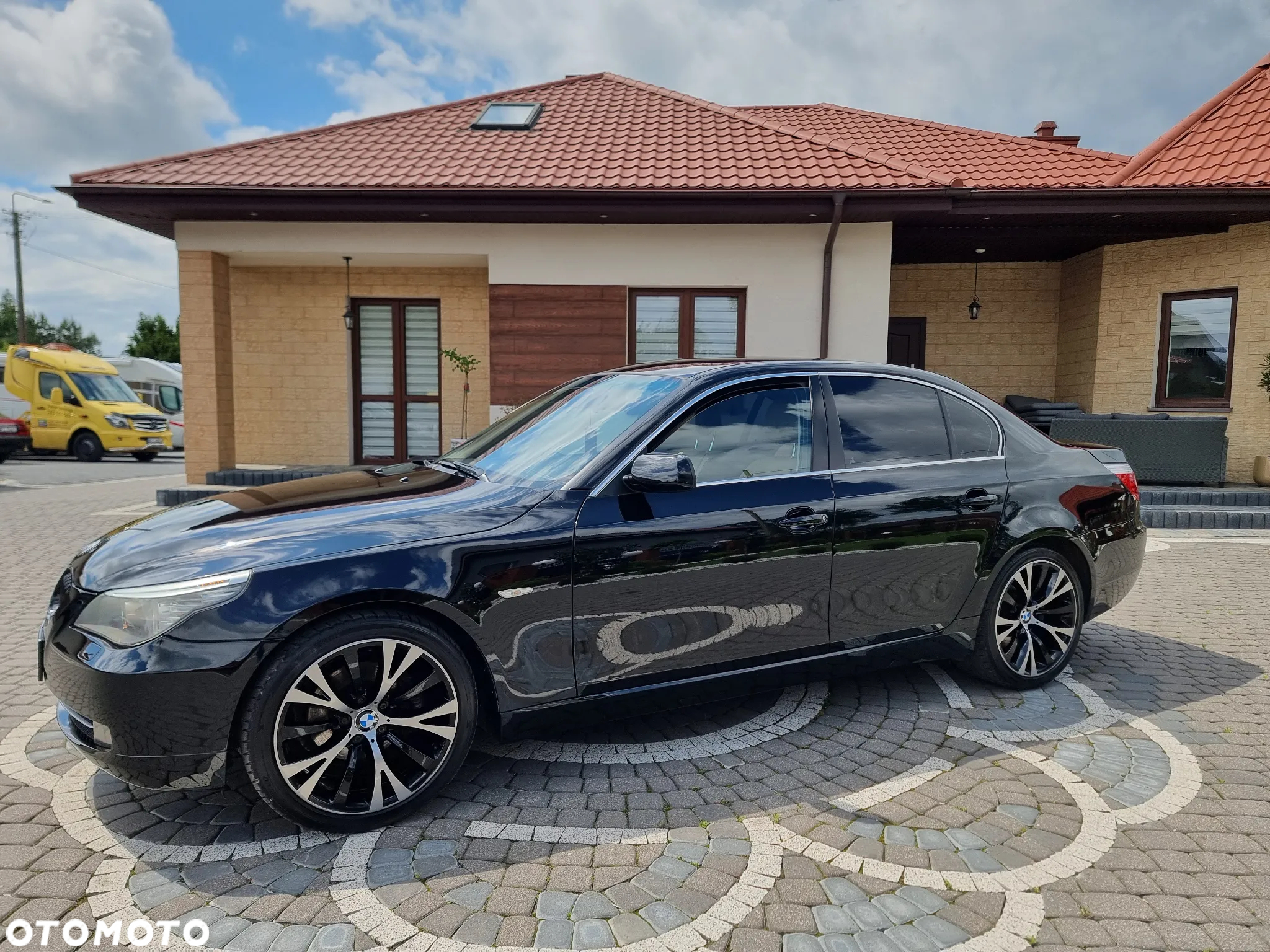 BMW Seria 5 520i - 13