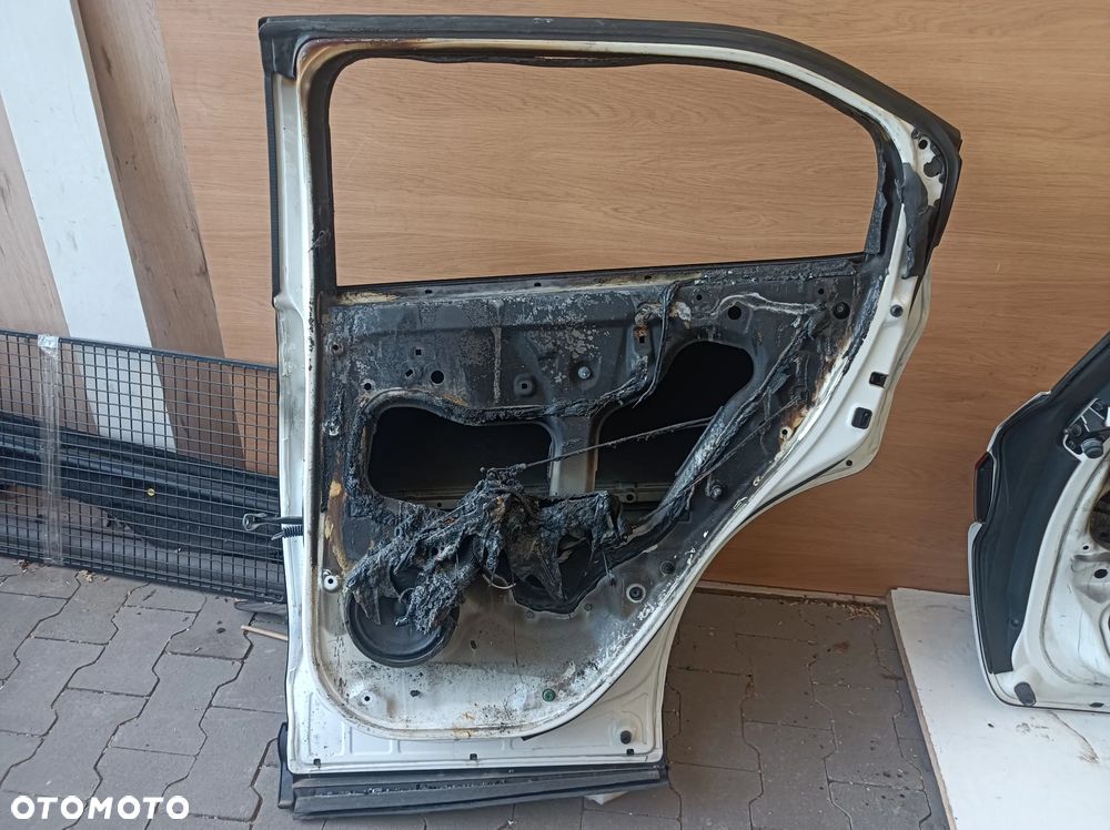 Drzwi tylne prawe klapa bagażnika HONDA HR-V III e-HEV 21- - 14