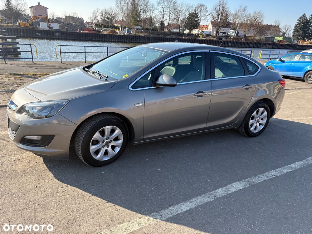 Opel Astra 1.6 Active - 1