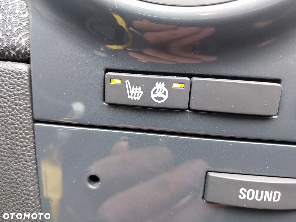 Opel Corsa 1.4 16V Cosmo - 13