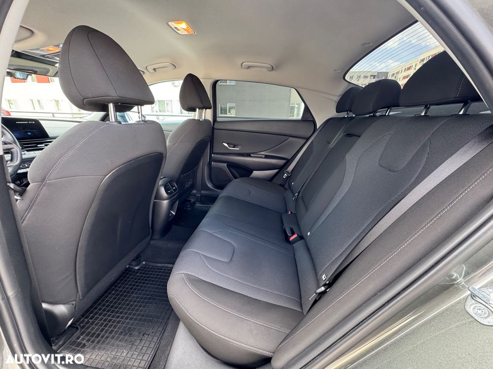 Hyundai Elantra 1.6 l 123 CP CVT Highway - 11