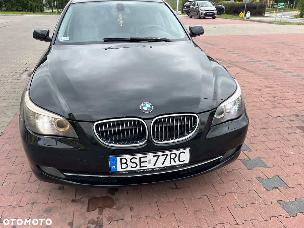 BMW Seria 5 525d xDrive - 14
